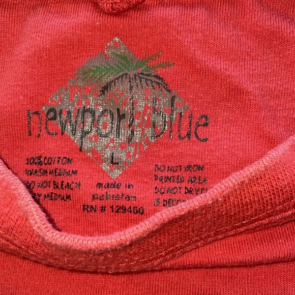 Newport Blue Graphic Tee Island Spirits Tiki Bar Is Open Savor Island Flavor LRG - Picture 3 of 6